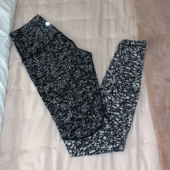 Lululemon high rise wunder under ice breaker high rise leggings US size 6 - Picture 2 of 5